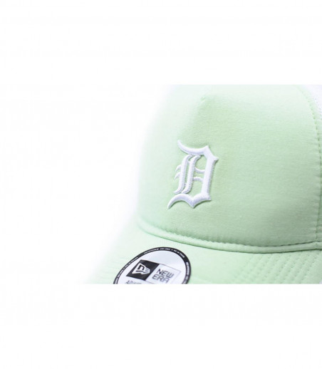 light-green D trucker